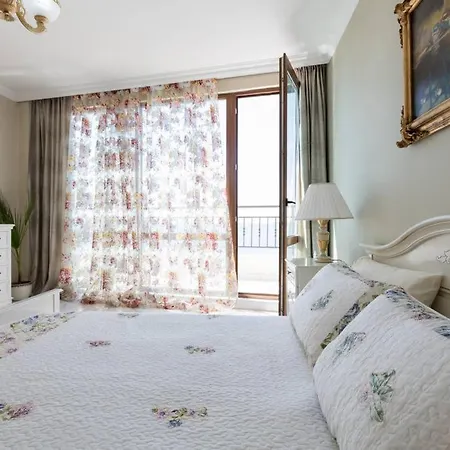 Люкс-Апартамент На Первой Линии Моря! Apartamento